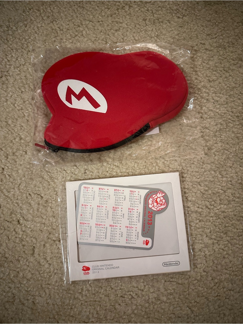 Club Nintendo Mario pouch and 2013 calendar